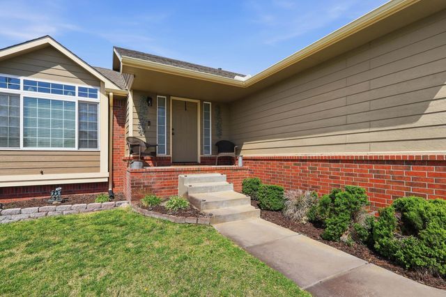 3245 S Bluelake Ct, Wichita, KS 67215