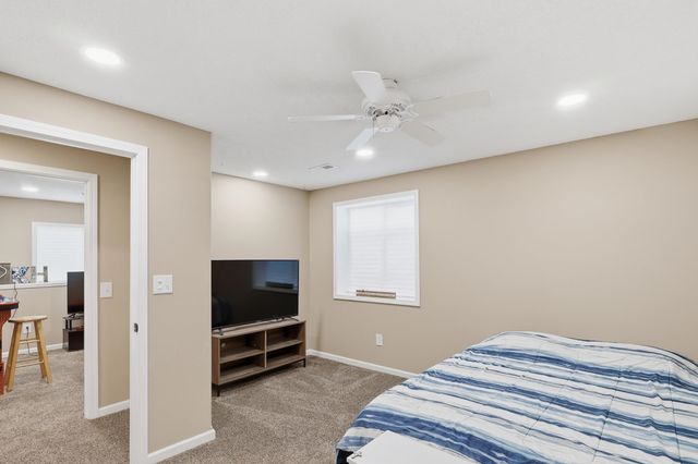 3245 S Bluelake Ct, Wichita, KS 67215