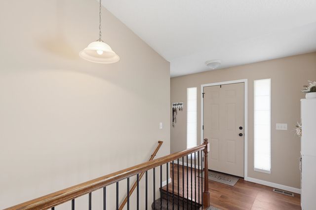 3245 S Bluelake Ct, Wichita, KS 67215