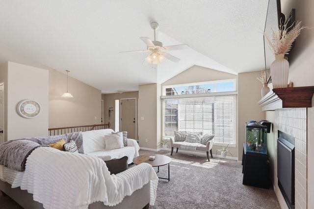 3245 S Bluelake Ct, Wichita, KS 67215