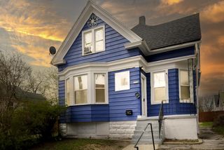 2111 S 25th STREET, Milwaukee, WI 53215