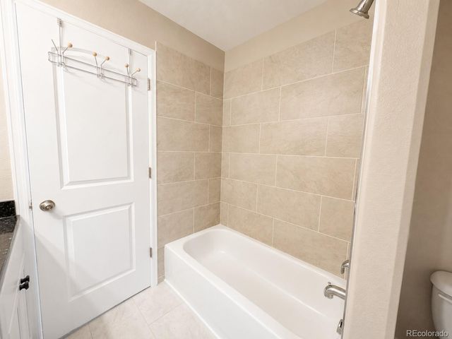 1414 S Haleyville Street, Aurora, CO 80018