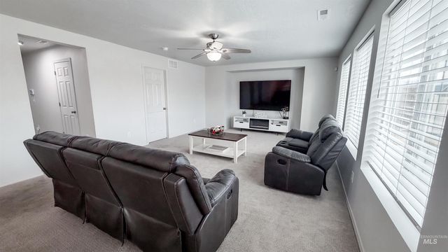 15422 Lutsen Ave, Caldwell, ID 83607