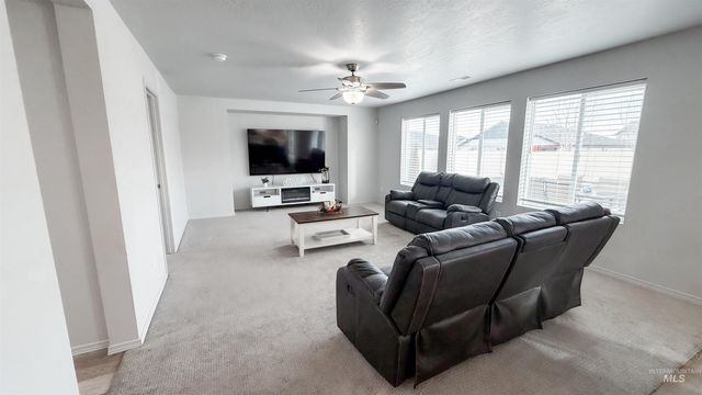 15422 Lutsen Ave, Caldwell, ID 83607