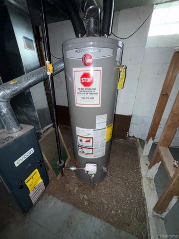 15650 Maddelein Street, Detroit, MI 48205