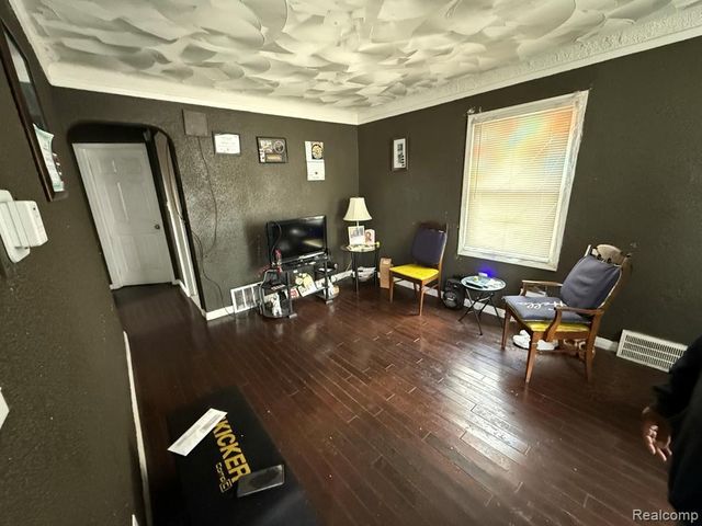 15650 Maddelein Street, Detroit, MI 48205