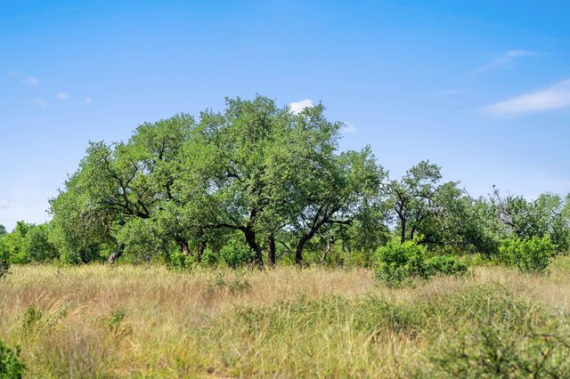 620 Rio Vista RD, Johnson City, TX 78636