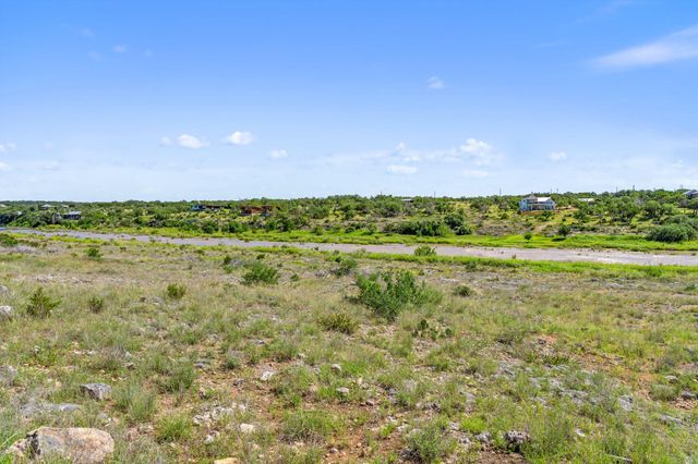 620 Rio Vista RD, Johnson City, TX 78636