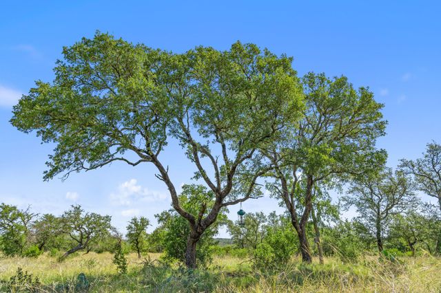 620 Rio Vista RD, Johnson City, TX 78636