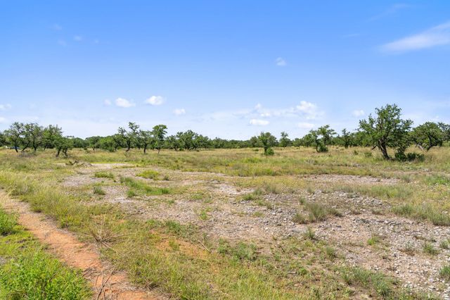 620 Rio Vista RD, Johnson City, TX 78636