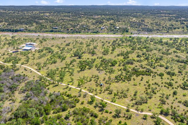 620 Rio Vista RD, Johnson City, TX 78636