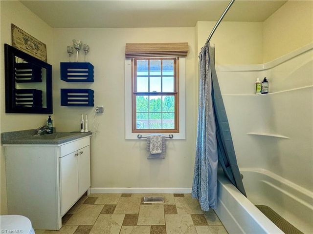 243 Hunter Ridge Lane, Ararat, NC 27007
