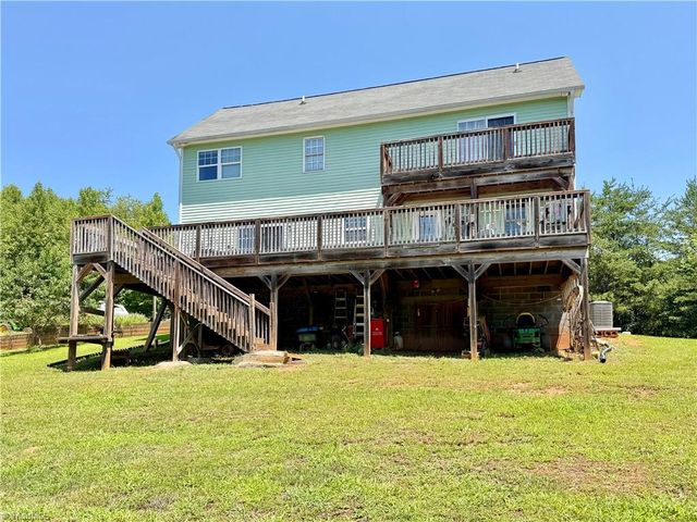 243 Hunter Ridge Lane, Ararat, NC 27007