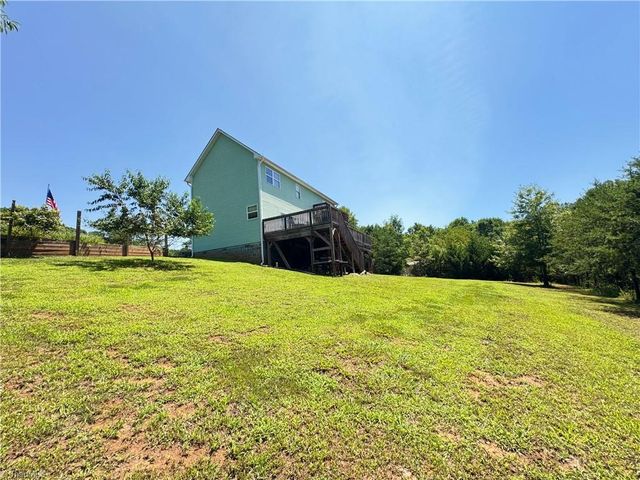 243 Hunter Ridge Lane, Ararat, NC 27007