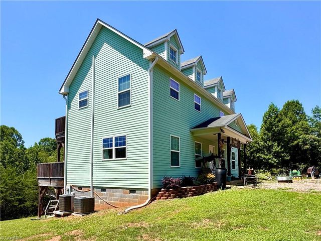 243 Hunter Ridge Lane, Ararat, NC 27007