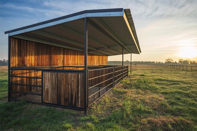 573 Fm 980 Road, Huntsville, TX 77320