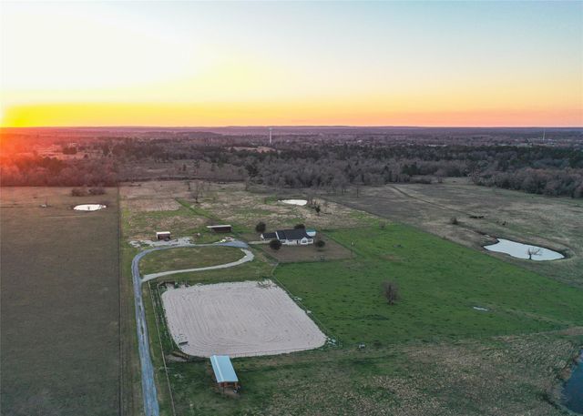 573 Fm 980 Road, Huntsville, TX 77320