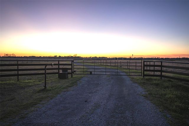 573 Fm 980 Road, Huntsville, TX 77320