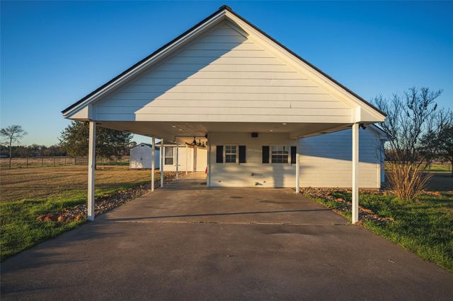 573 Fm 980 Road, Huntsville, TX 77320