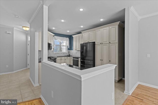 50 FROST LN, East Windsor, NJ 08520