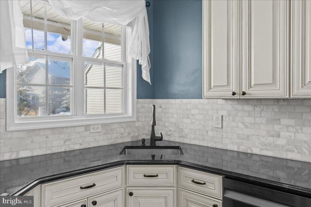 50 FROST LN, East Windsor, NJ 08520