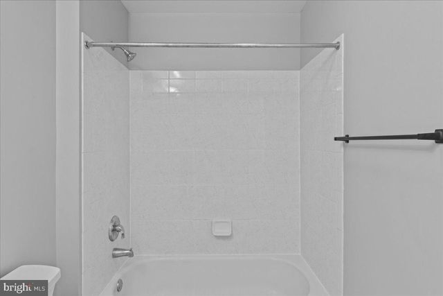 50 FROST LN, East Windsor, NJ 08520