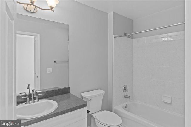 50 FROST LN, East Windsor, NJ 08520