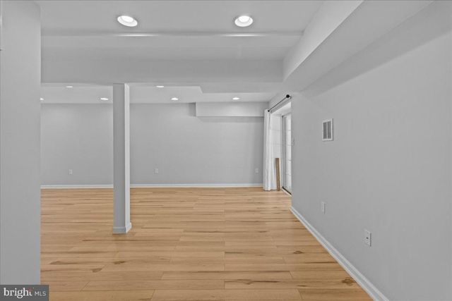 50 FROST LN, East Windsor, NJ 08520