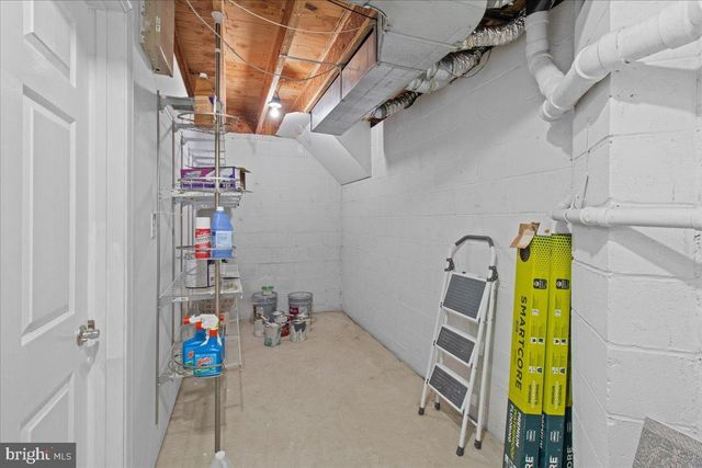 50 FROST LN, East Windsor, NJ 08520