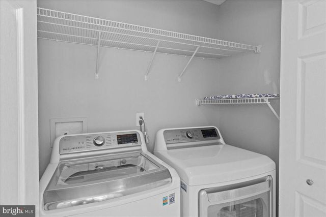 50 FROST LN, East Windsor, NJ 08520