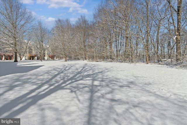 50 FROST LN, East Windsor, NJ 08520