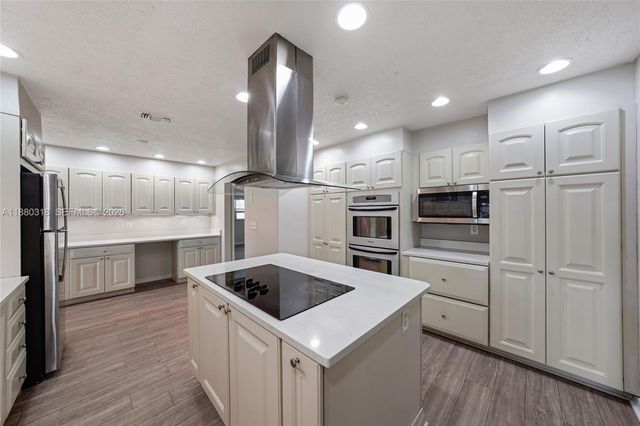 1000 NW 17th Ave, Boca Raton, FL 33486