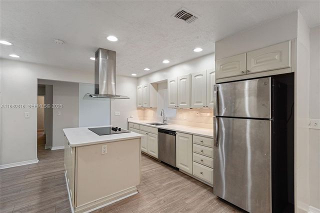 1000 NW 17th Ave, Boca Raton, FL 33486