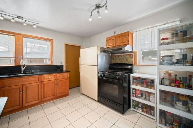 67 Colby Rd, Quincy, MA 02171