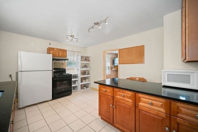 67 Colby Rd, Quincy, MA 02171