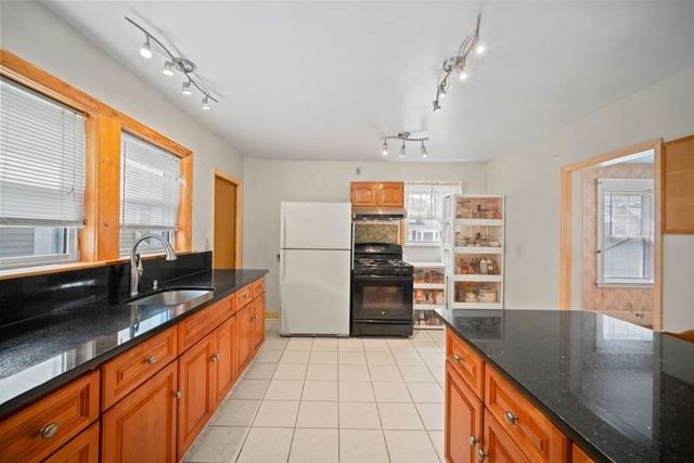 67 Colby Rd, Quincy, MA 02171