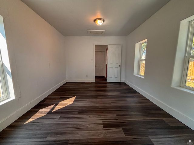 137 W 4th Street, Junction City, KS 66441