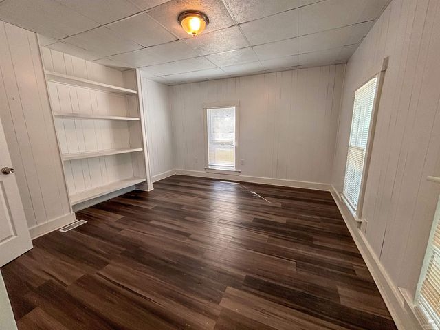 137 W 4th Street, Junction City, KS 66441