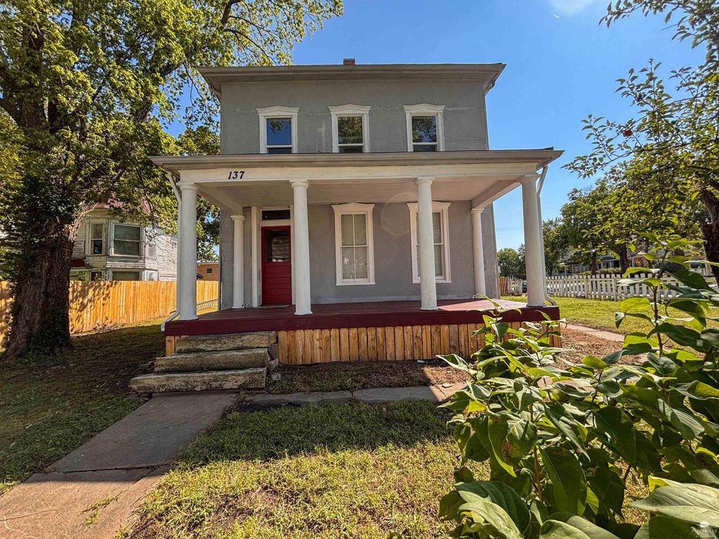 137 W 4th Street, Junction City, KS 66441