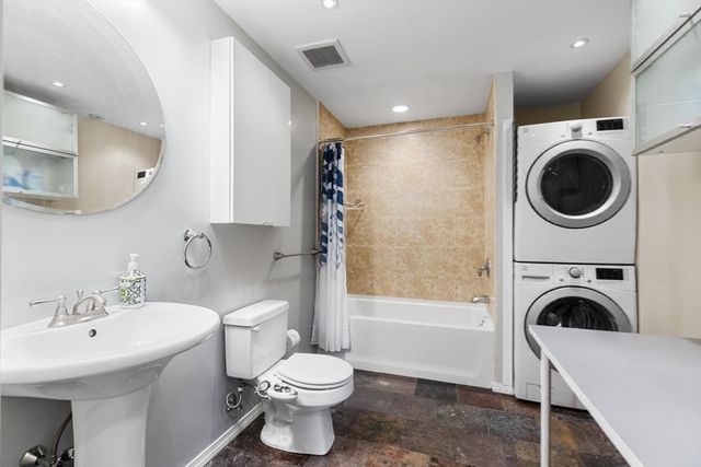 87 Alpine Pl 87, Franklin, MA 02038
