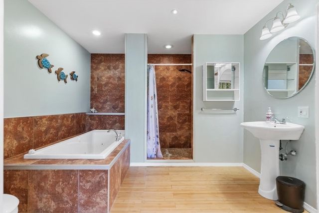 87 Alpine Pl 87, Franklin, MA 02038