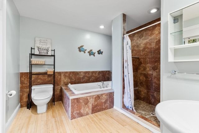 87 Alpine Pl 87, Franklin, MA 02038