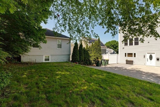 87 Alpine Pl 87, Franklin, MA 02038