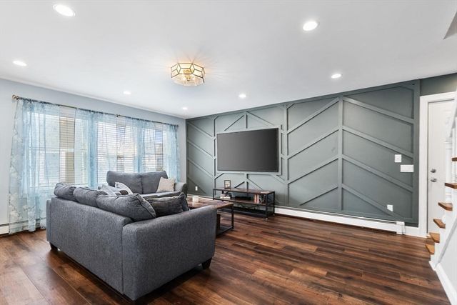 87 Alpine Pl 87, Franklin, MA 02038