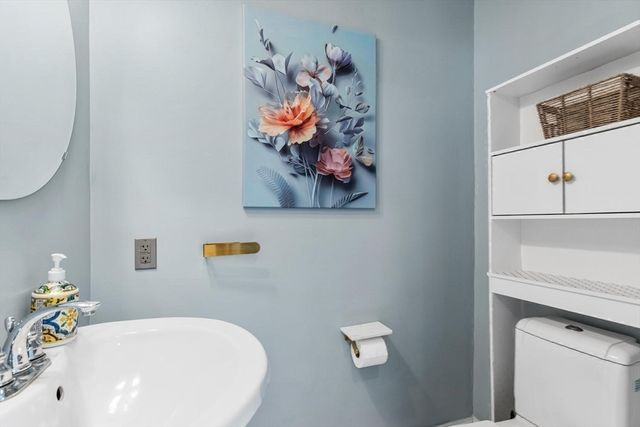 87 Alpine Pl 87, Franklin, MA 02038