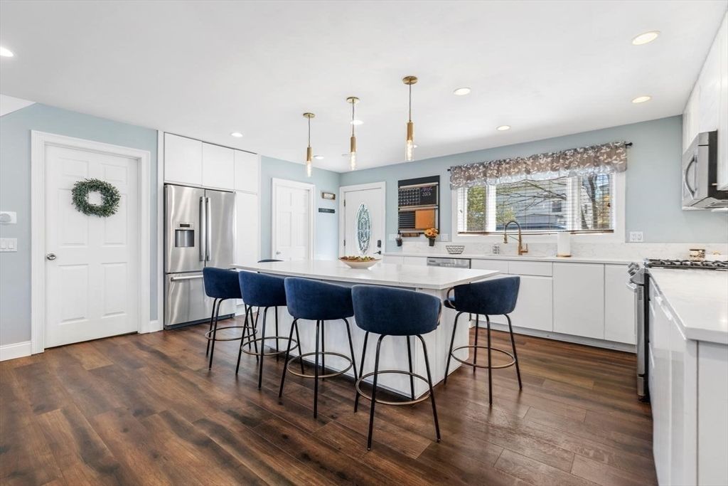 87 Alpine Pl 87, Franklin, MA 02038
