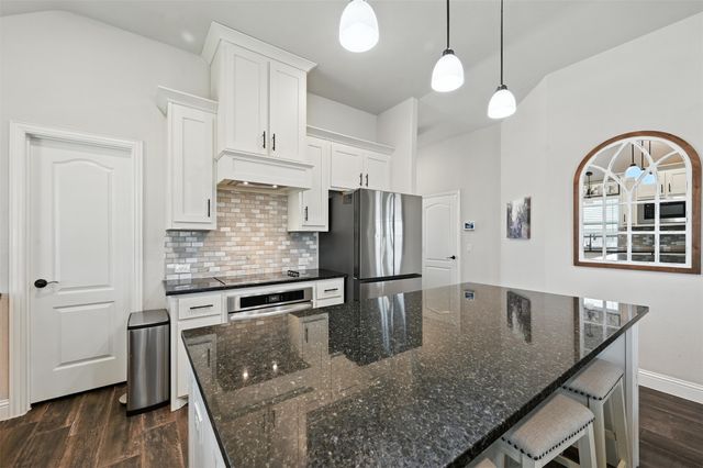 3829 Honey Grove Drive, Midlothian, TX 76065
