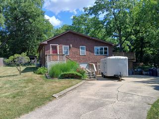 54 Genesee Avenue, Elgin, IL 60123