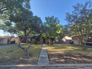 205 Maple Dr., Schertz, TX 78154