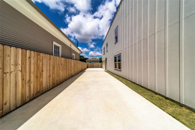 1426 Evans Avenue, Fort Worth, TX 76104